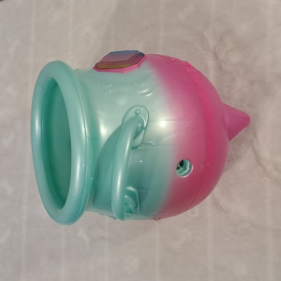 Magic Mixies Magical Misting Pink Cauldron & Charging Cord & New Mixie Pet - Picture 9 of 9